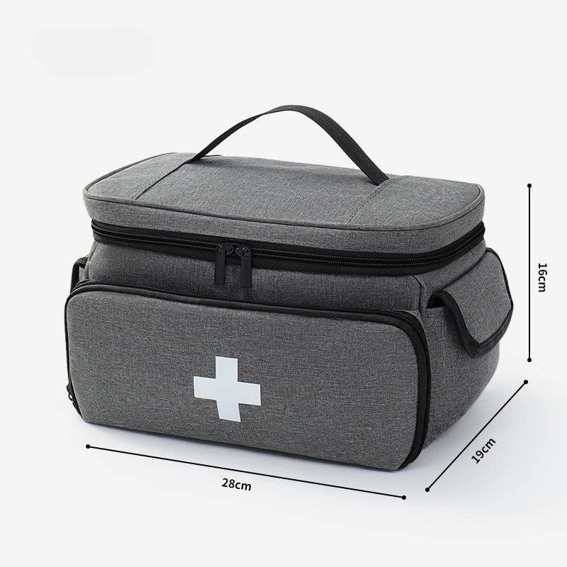 Erste-Hilfe-Tasche mit vielen Fächern