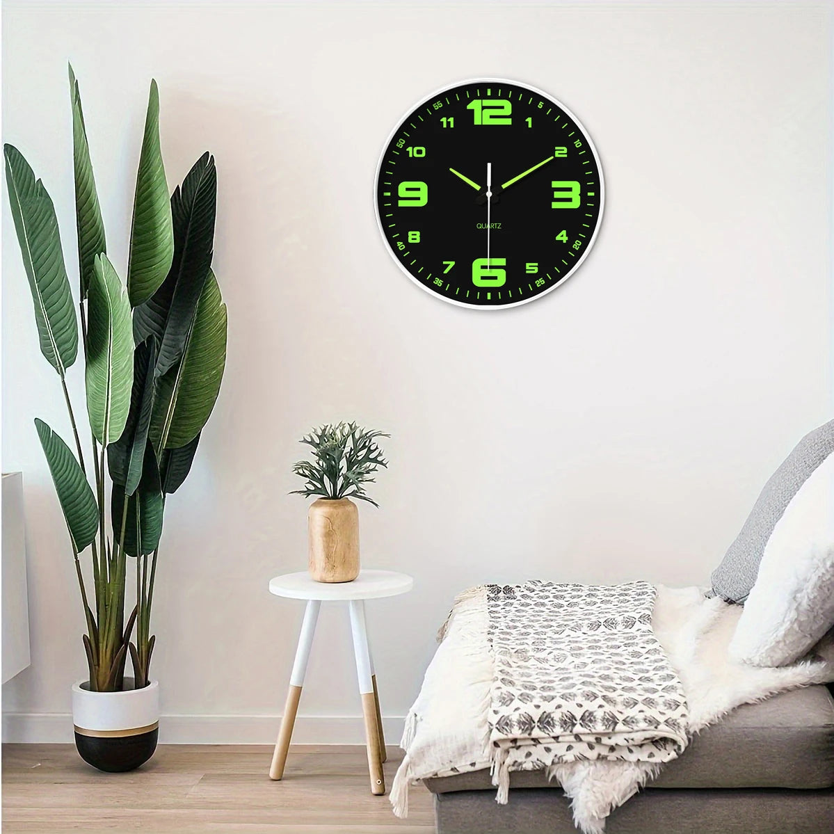 Wanduhr lautlos mit Leuchtziffern